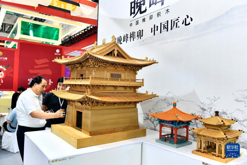 澳元萄京